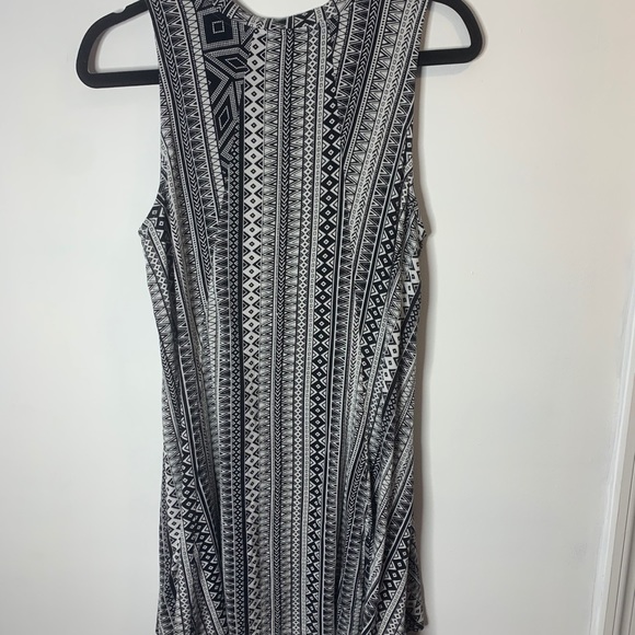 Cupio Dresses & Skirts - Cupio eclectic striped sleeveless stretchy dress